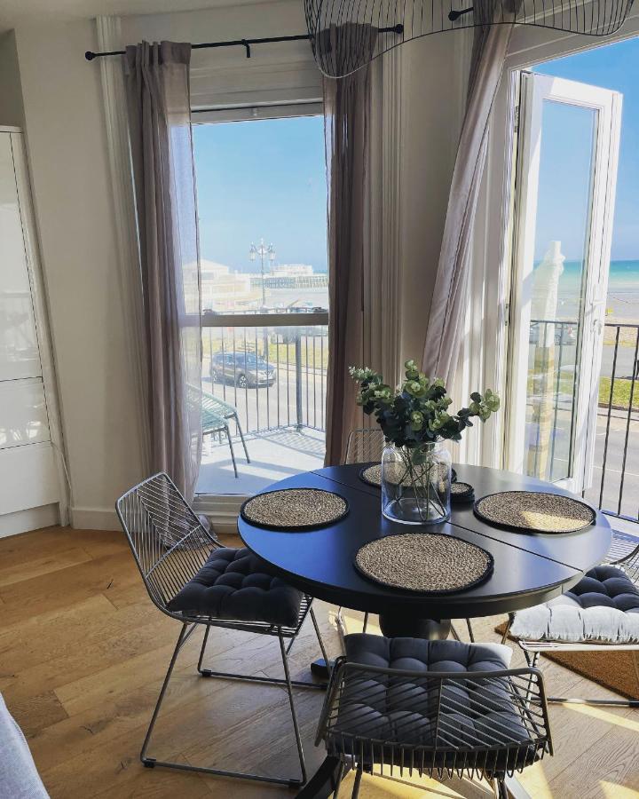 Seaview Flat With Balcony, Spacious 2 Bedroom Вортінг Екстер'єр фото