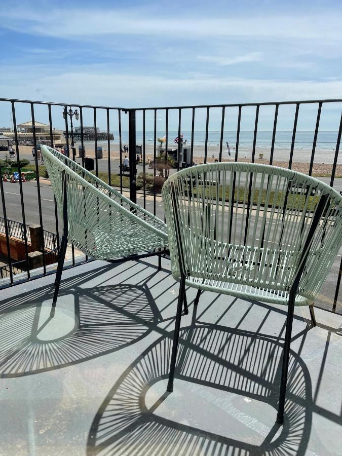 Seaview Flat With Balcony, Spacious 2 Bedroom Вортінг Екстер'єр фото