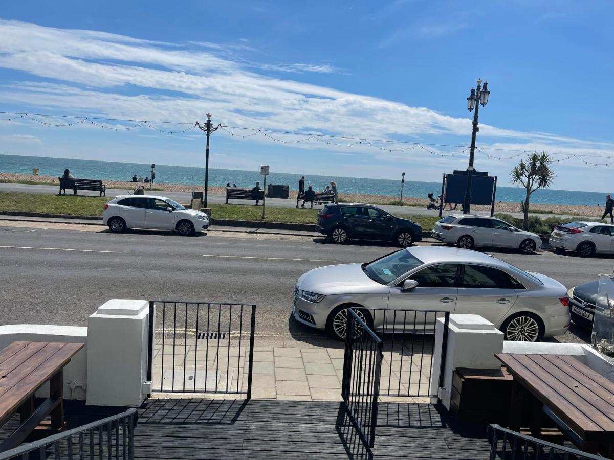 Seaview Flat With Balcony, Spacious 2 Bedroom Вортінг Екстер'єр фото