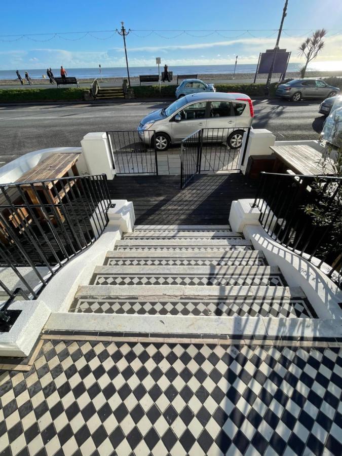 Seaview Flat With Balcony, Spacious 2 Bedroom Вортінг Екстер'єр фото