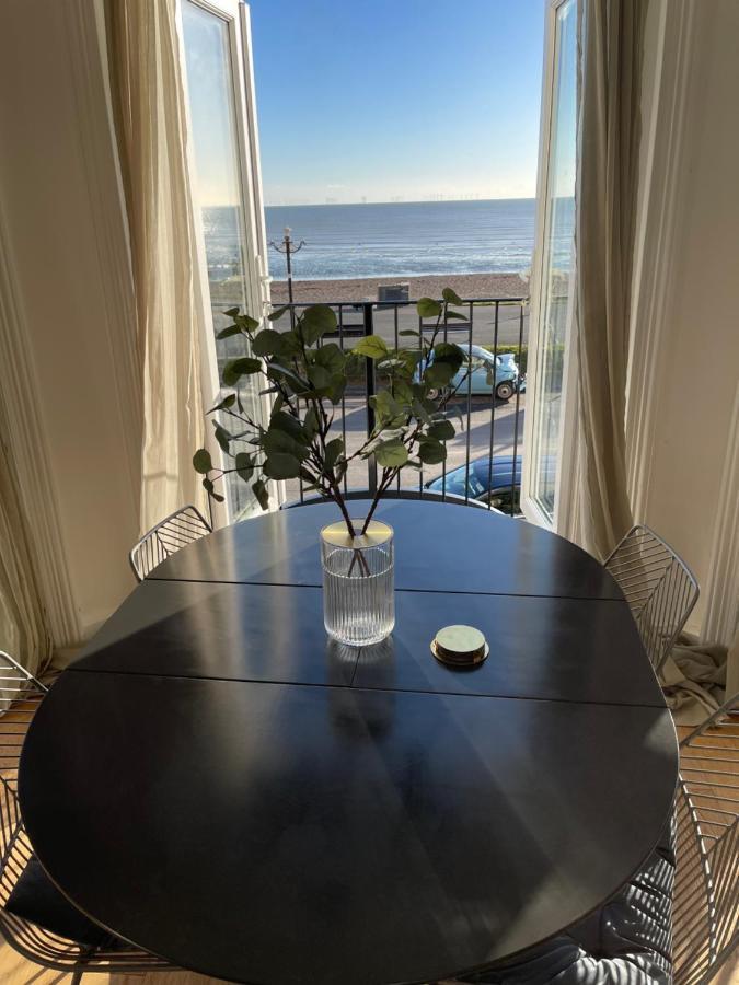 Seaview Flat With Balcony, Spacious 2 Bedroom Вортінг Екстер'єр фото